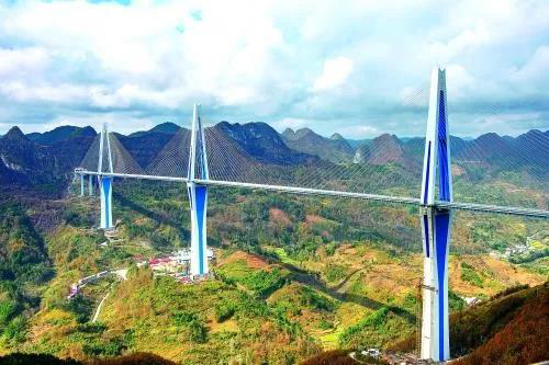 Pingtang Bridge on the Pingtang-Luodian Expressway, winner of the Gustav Lindenthal Medal.